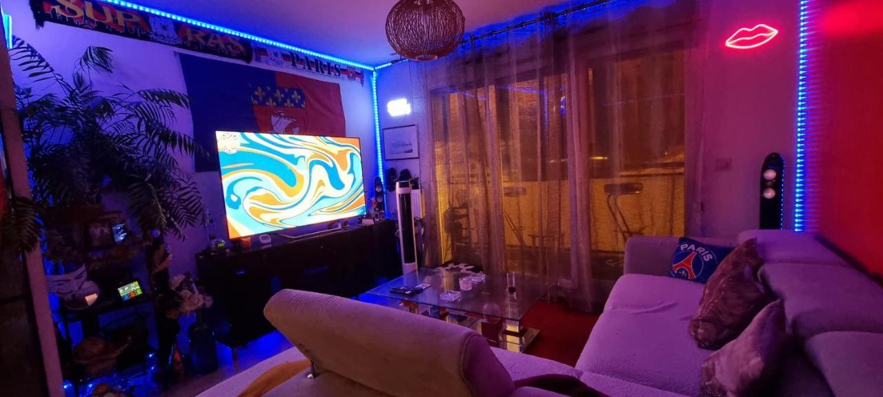 Love Room Sexy Love Cosy Lib Proche Centre Gare A Pied Aulnay-sous-Bois Buitenkant foto