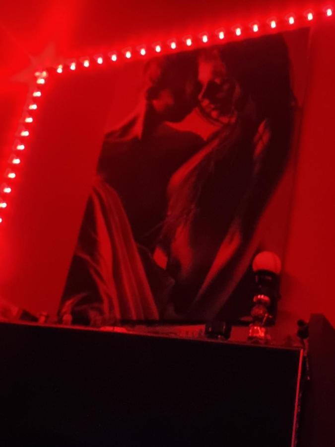 Love Room Sexy Love Cosy Lib Proche Centre Gare A Pied Aulnay-sous-Bois Buitenkant foto
